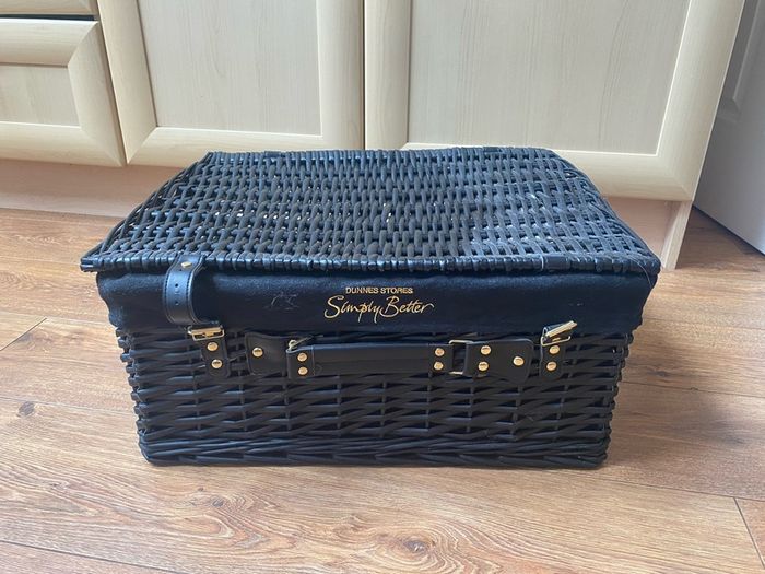 Dunnes Hamper (Empty)