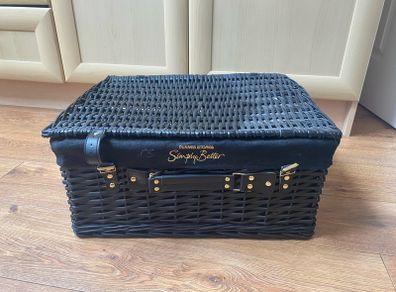 Dunnes Hamper (Empty)