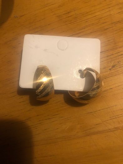 gold coloured Earrings