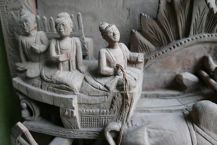 Ancient Chinese Bas-relief in Oak - Chinese Hand Carved Oak ,Antique Wall Art. (big thick and heavy) 22,8" x 21,5" thickness 8"