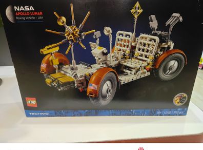Lego Apollo Lunar Rover 42182