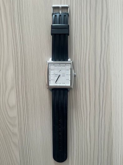 Chilli Beans Square Watch