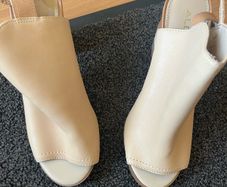 Never worn Aldo leather peep toe beige mules shoes heels