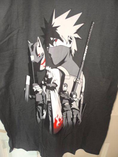 Naruto Shippuden t shirt size large