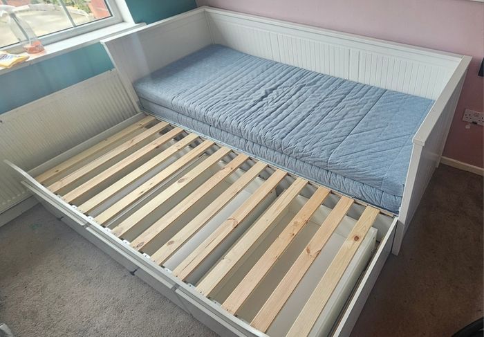 IKEA Hemnes day-bed, white, 3 drawers, 3 mattresses included