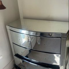 mirrored dresser