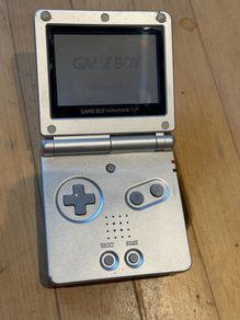 Nintendo GameBoy Advance SP (AGS-001)
