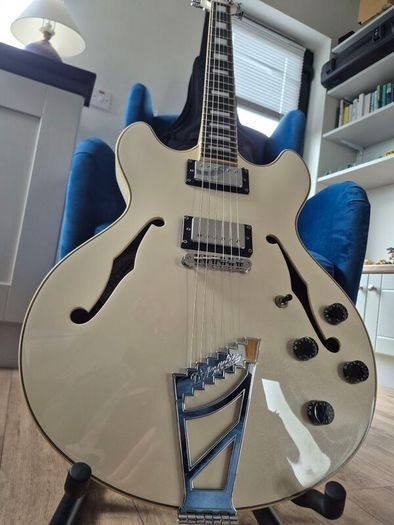D"Angelico Premier DC Champagne