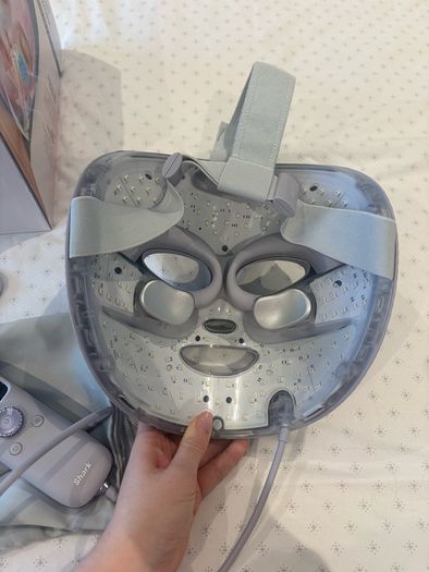 Shark Cryo Glow Face Mask
