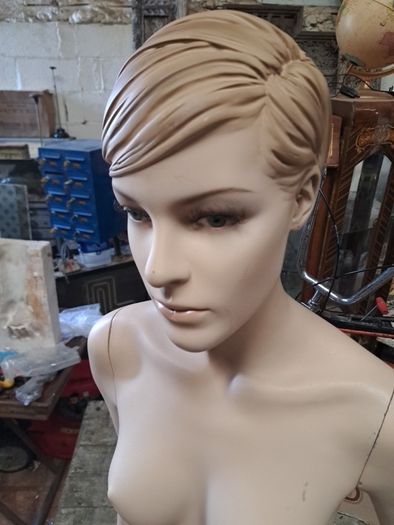 Female Mannequin