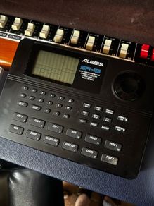 Alesis SR 16