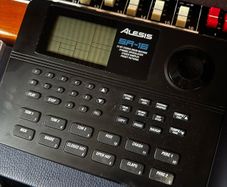 Alesis SR 16