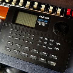 Alesis SR 16