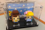 Lego 40553 Woody and Bo Peep Brickheadz in Display Case