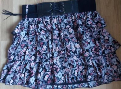 New Look RaRa skirt BNWOT