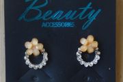 Flower studs earrings brand new