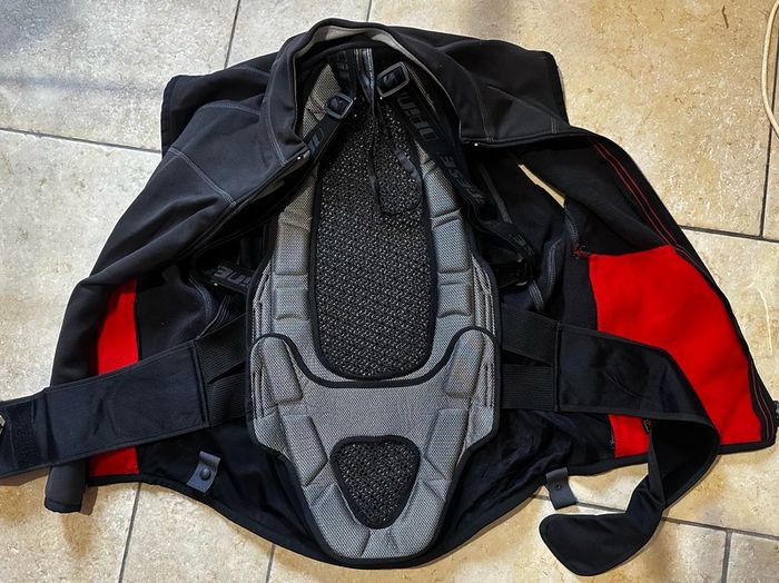 Dainese men's ski/horse-riding or bikers gilet with back protection