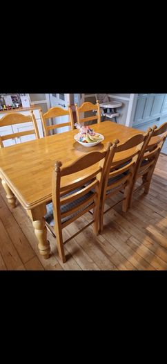Kitchen Table and Chairs