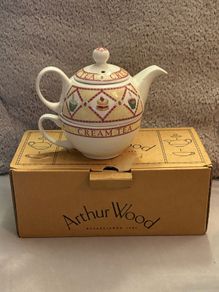 Brand New Arthur Wood Tea for One Teapot and Cup Set