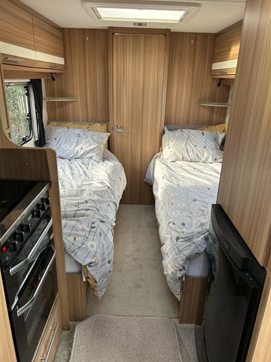Lunar Quasar 554 4 Berth caravan