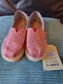 Girl shoes TOMS