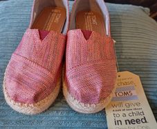Girl shoes TOMS