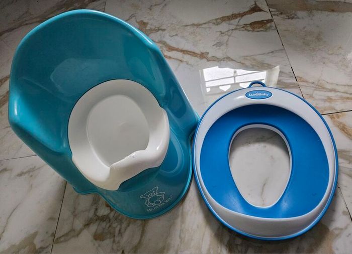 Baby Bjorn Potty Chair Blue/White + FREE Toilet Seat + Bambino Mio Potty Training Pants