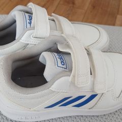 Adidas   leather  trainers like New Junior Trainers like New 8 euro