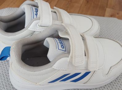 Adidas   leather  trainers like New Junior Trainers like New 8 euro
