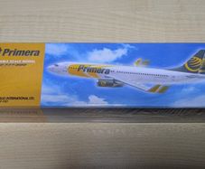 Primera 1:200 scale model airplane, Boeing 737-800 aircraft, NEW