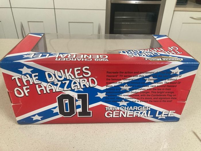 Dodge Charger General Lee Ertl scale 1/18