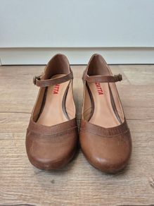 Tan Mary Jane leather shoes