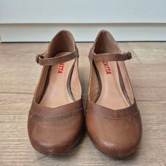 Tan Mary Jane leather shoes