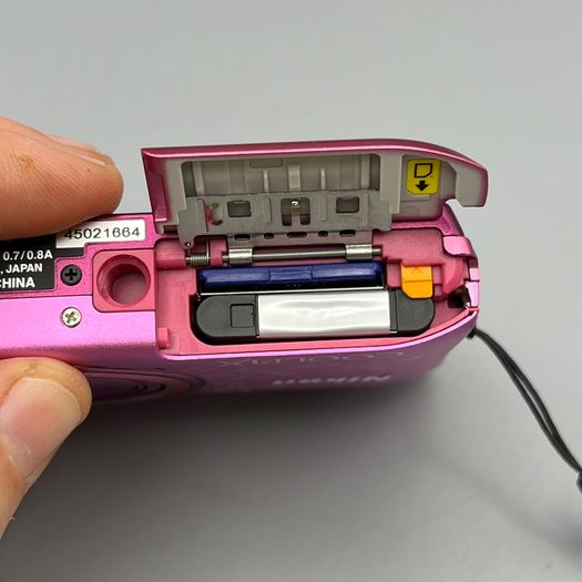 Nikon Coolpix S3600 20.1MP Digital Camera Pink - Full Kit