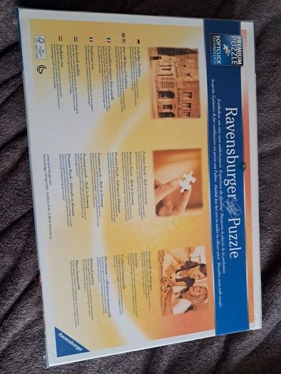 Ravensburger 2000 Piece Puzzle  Animals & Books New & Sealed