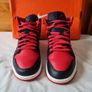 2022 nike jordan mid 1 alternate bled Size 9 eu 44 black/red leather in new condition Image 2