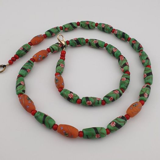 Antique Venetian Style Floral Parrot Green Glass Beads Necklace