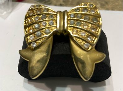 Bow  brooch