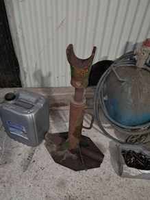 Vintage screw Jack stand