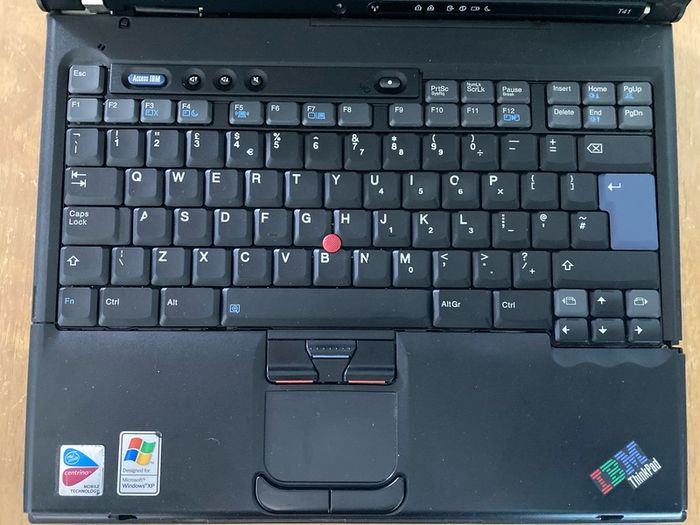 IBM ThinkPad T41 - retro machine