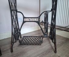 singer table