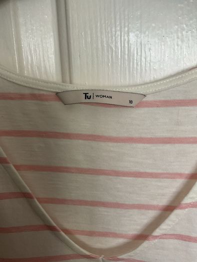 Ladies top size 18