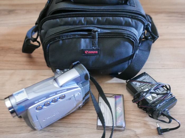 Canon ZR80 NTSC MiniDV Camcorder 18x Optical Zoom Video Transfer Tested works