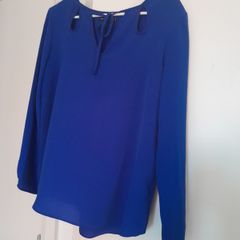 Top in bright blue, 4/4 sleeves