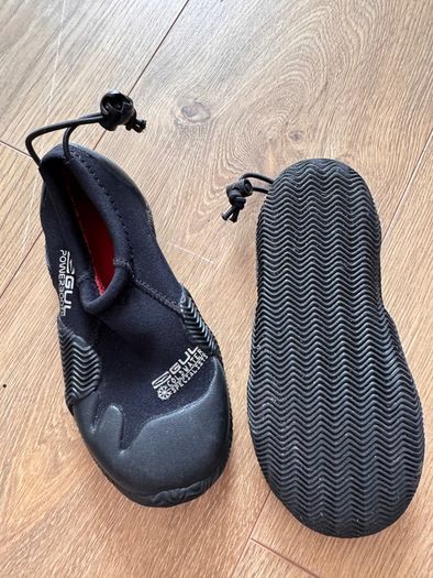 kids wet suit and slippers