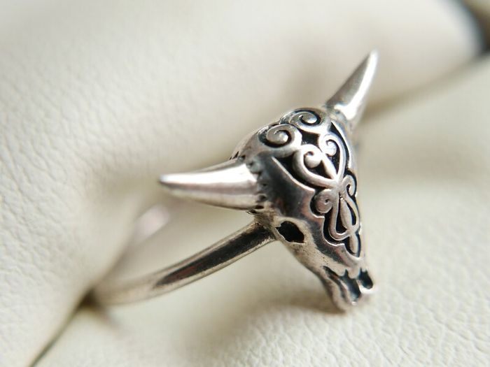 Vintage 925 Sterling Silver BULL SKULL with Horn Ring