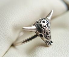 Vintage 925 Sterling Silver BULL SKULL with Horn Ring