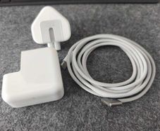Apple Charger + MagSafe 3 Cable