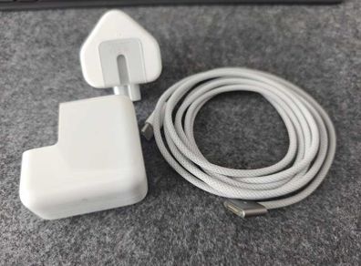 Apple Charger + MagSafe 3 Cable