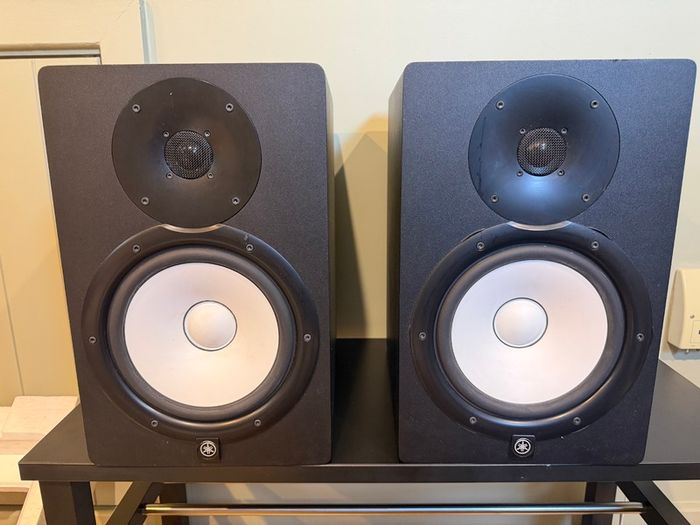 Yamaha HS8 Powered Studio Monitors - Pair